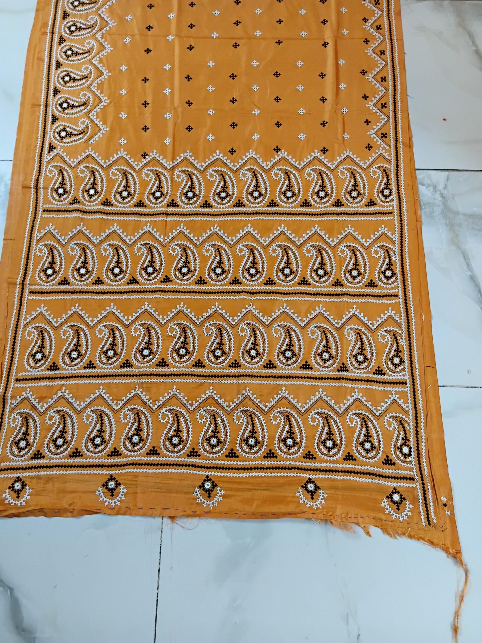 Orange Kalka Motif Gujarati Stitch Saree – Blended Bangalore Silk % Orange Kalka Motif Gujarati Stitch Saree – Blended Bangalore Silk - Image 6
