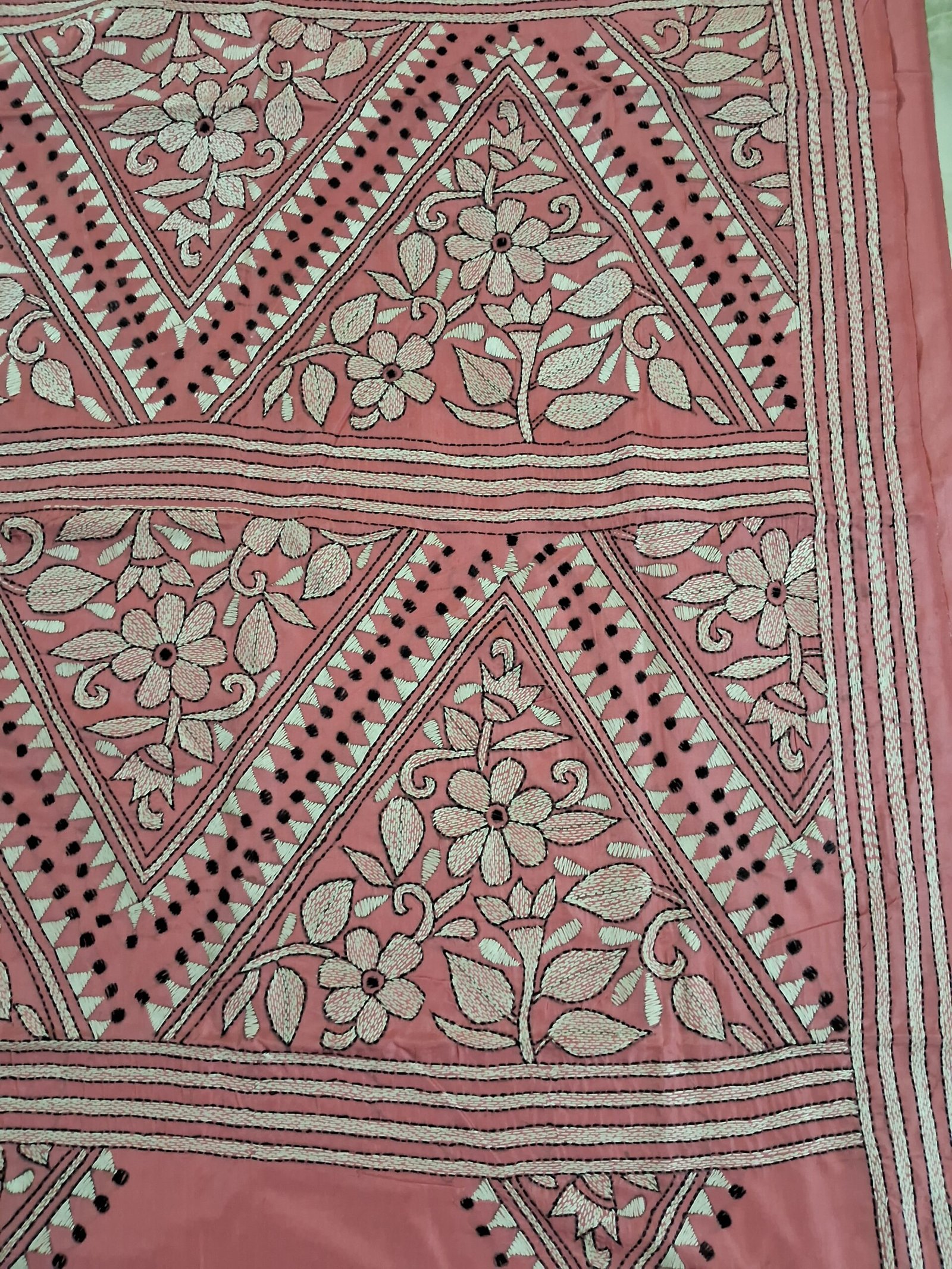 Pink Floral Kantha Stitch Saree on Blended Bangalore Silk % Pink saree featuring traditional floral Kantha embroidery